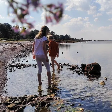 Bright Summer House Close To The And Water * Holbæk