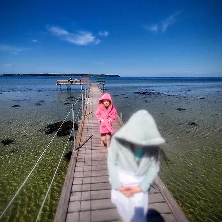 Prázdninový dům Bright Summer House Close To The And Water *